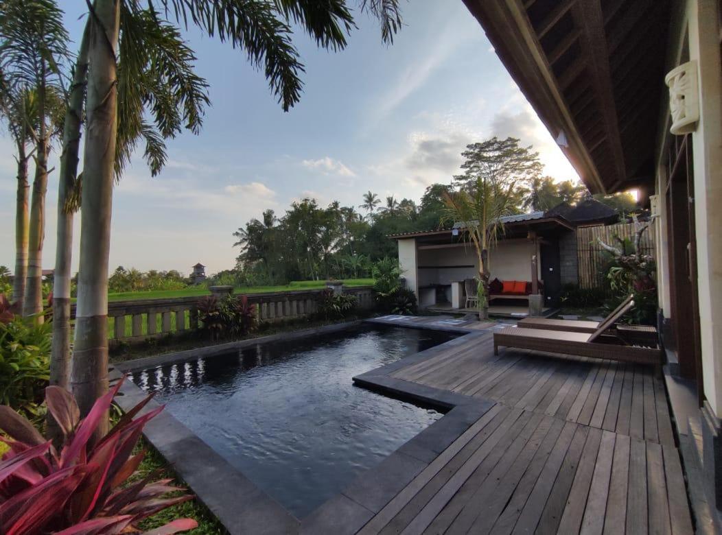 Anggarakasih Ubud Villa Esterno foto