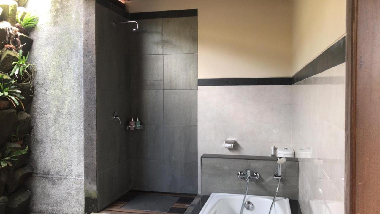 Anggarakasih Ubud Villa Esterno foto