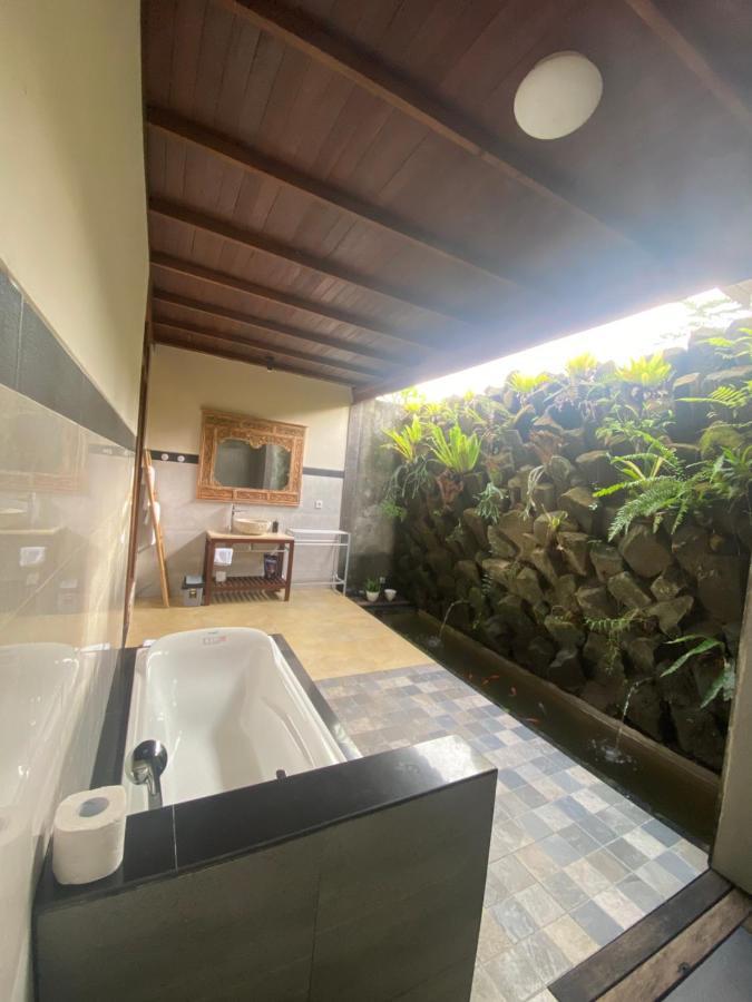 Anggarakasih Ubud Villa Esterno foto