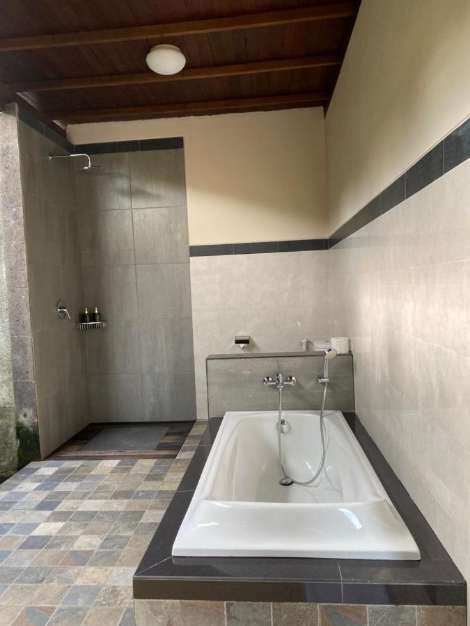 Anggarakasih Ubud Villa Esterno foto
